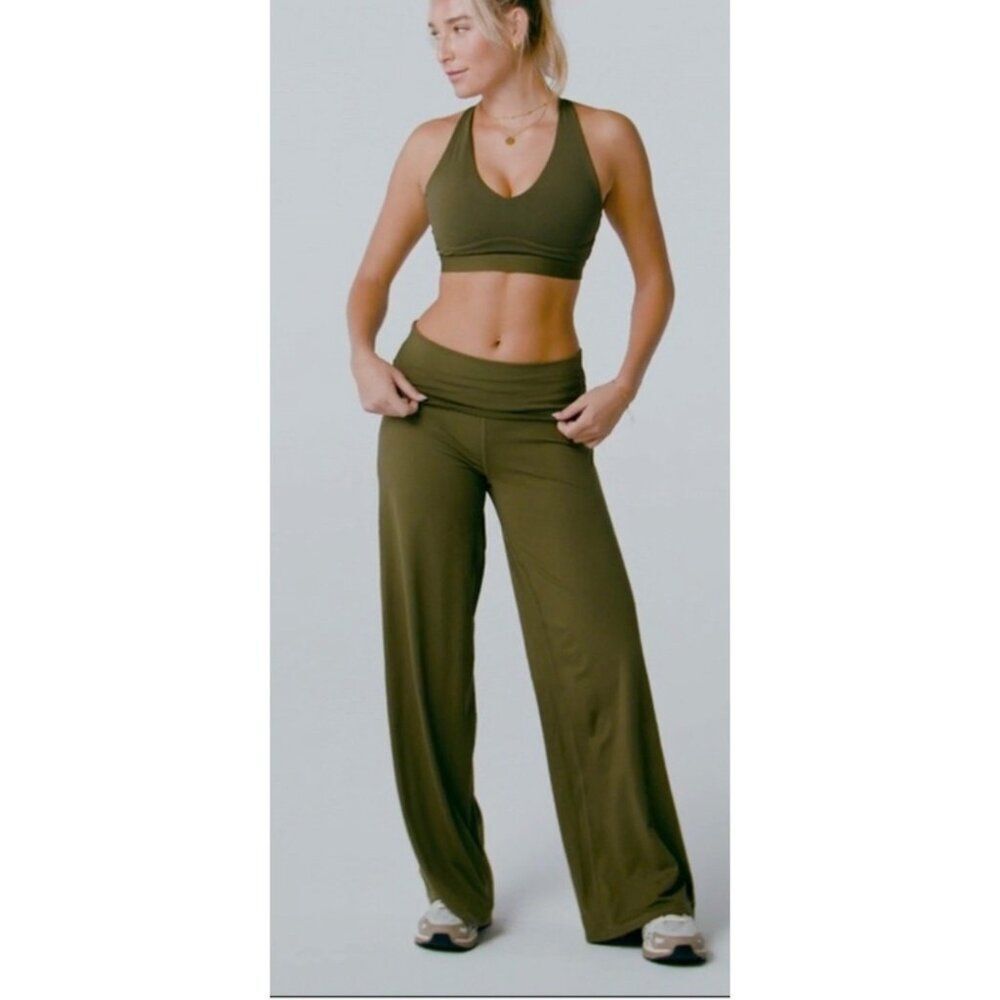 NWT Fabletics High-Waisted Foldover Green Pants Size XL‎